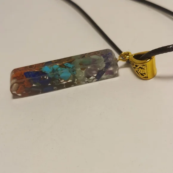 Chakra Crystal Pendant Crushed Stones w Copper Wire Swirl Pendant Necklace - Picture 6 of 10